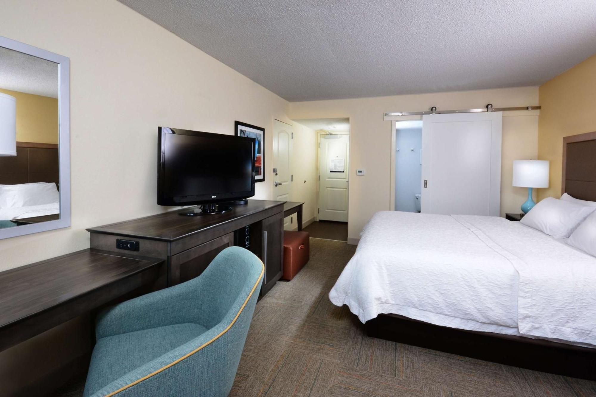 Hampton Inn Charlotte North Lake Norman Cornelius Bagian luar foto