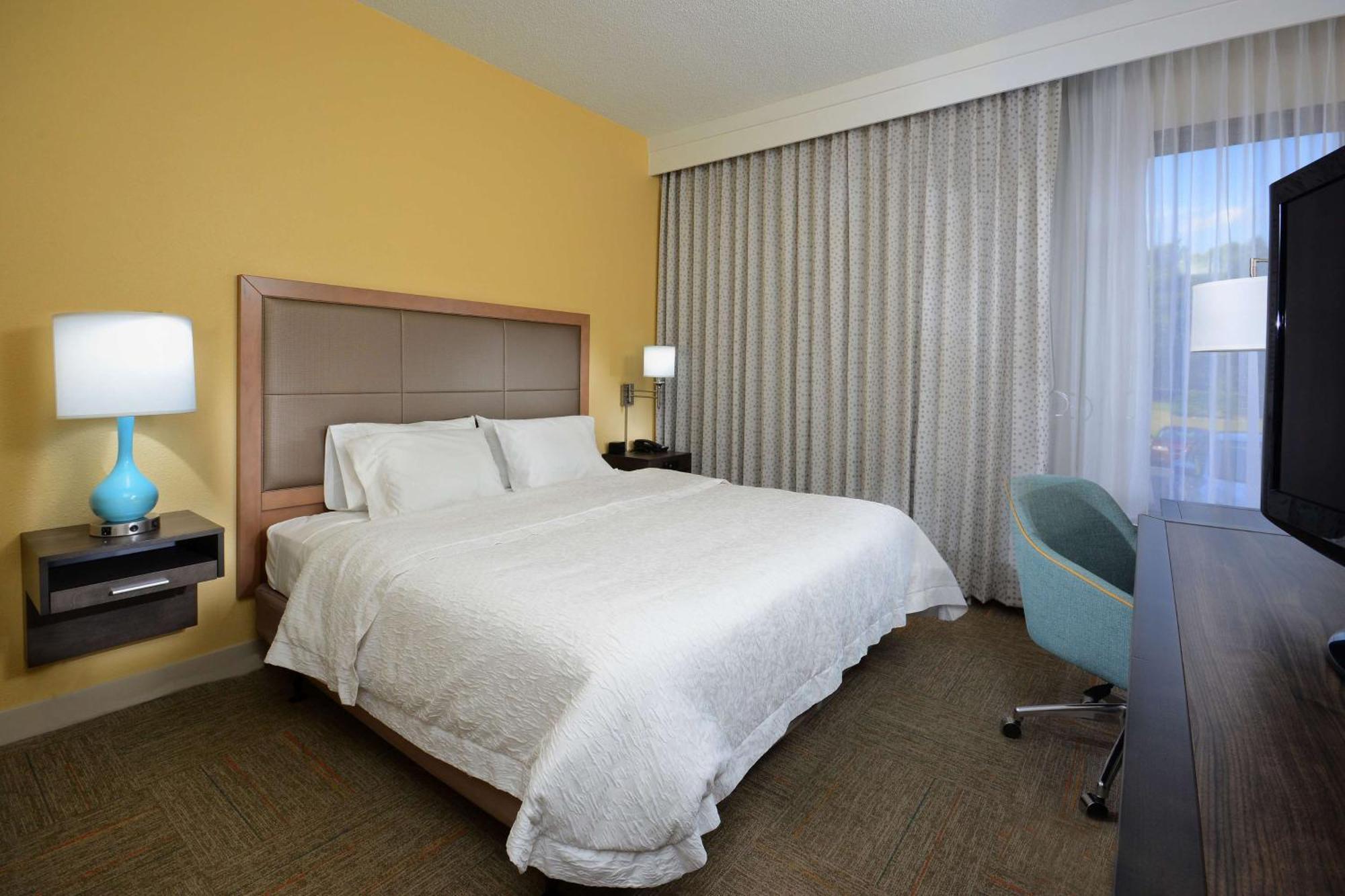 Hampton Inn Charlotte North Lake Norman Cornelius Bagian luar foto