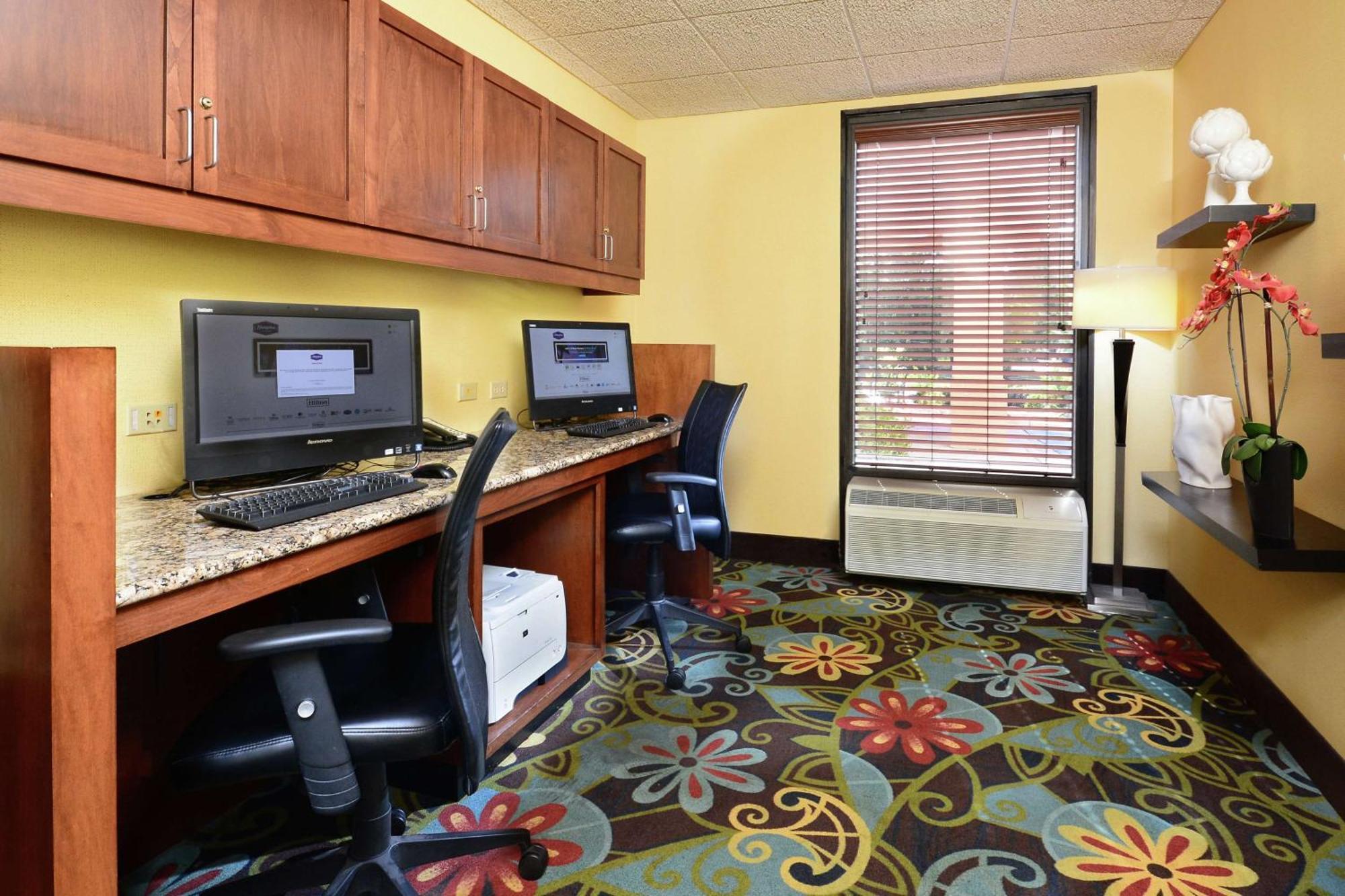 Hampton Inn Charlotte North Lake Norman Cornelius Bagian luar foto