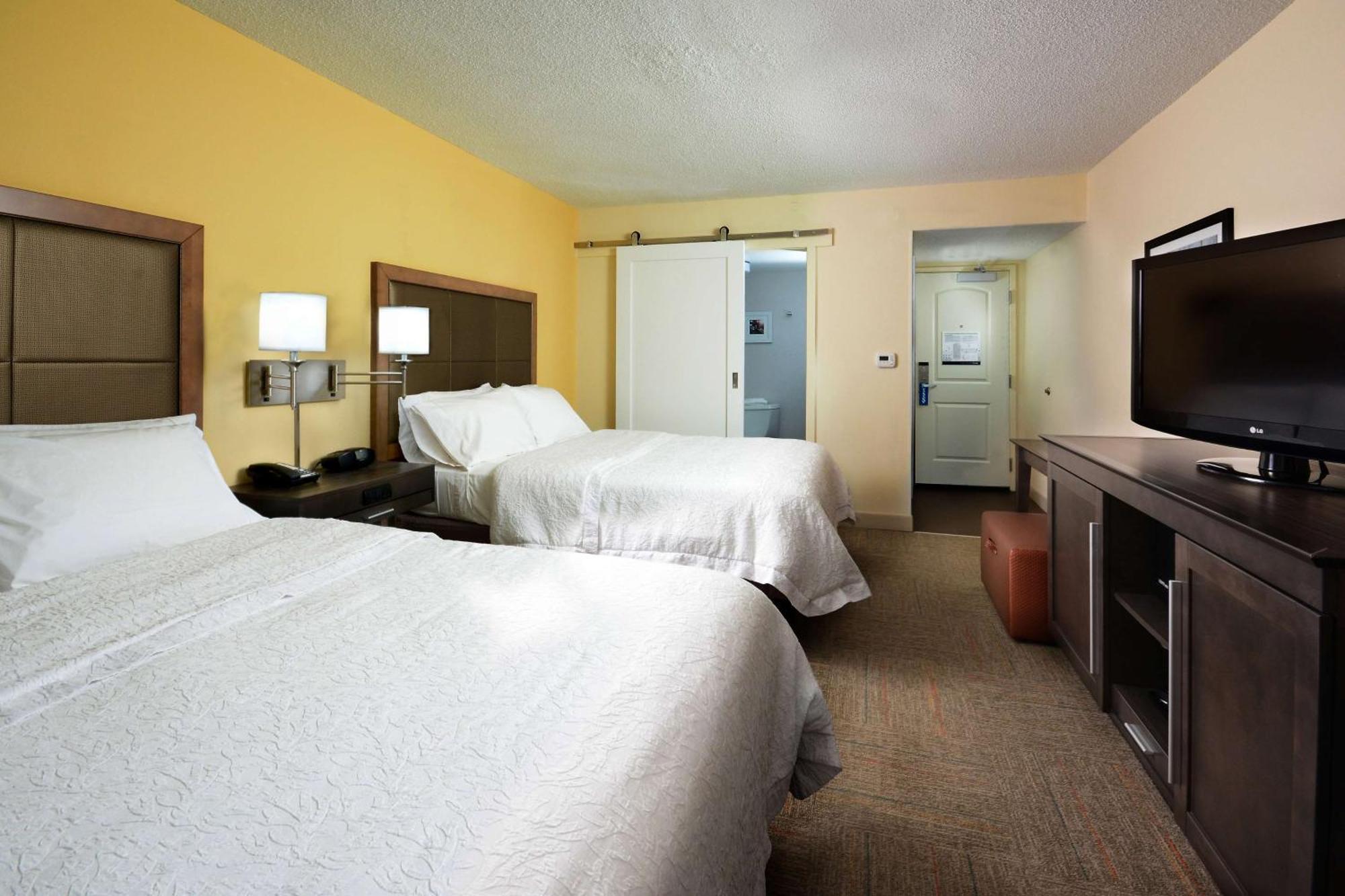 Hampton Inn Charlotte North Lake Norman Cornelius Bagian luar foto