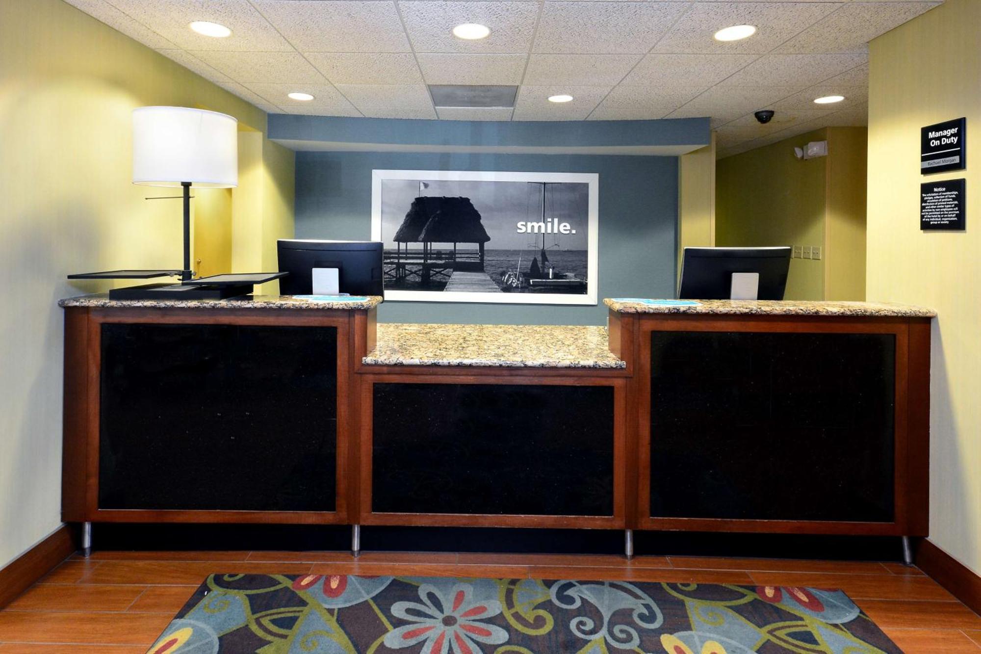 Hampton Inn Charlotte North Lake Norman Cornelius Bagian luar foto