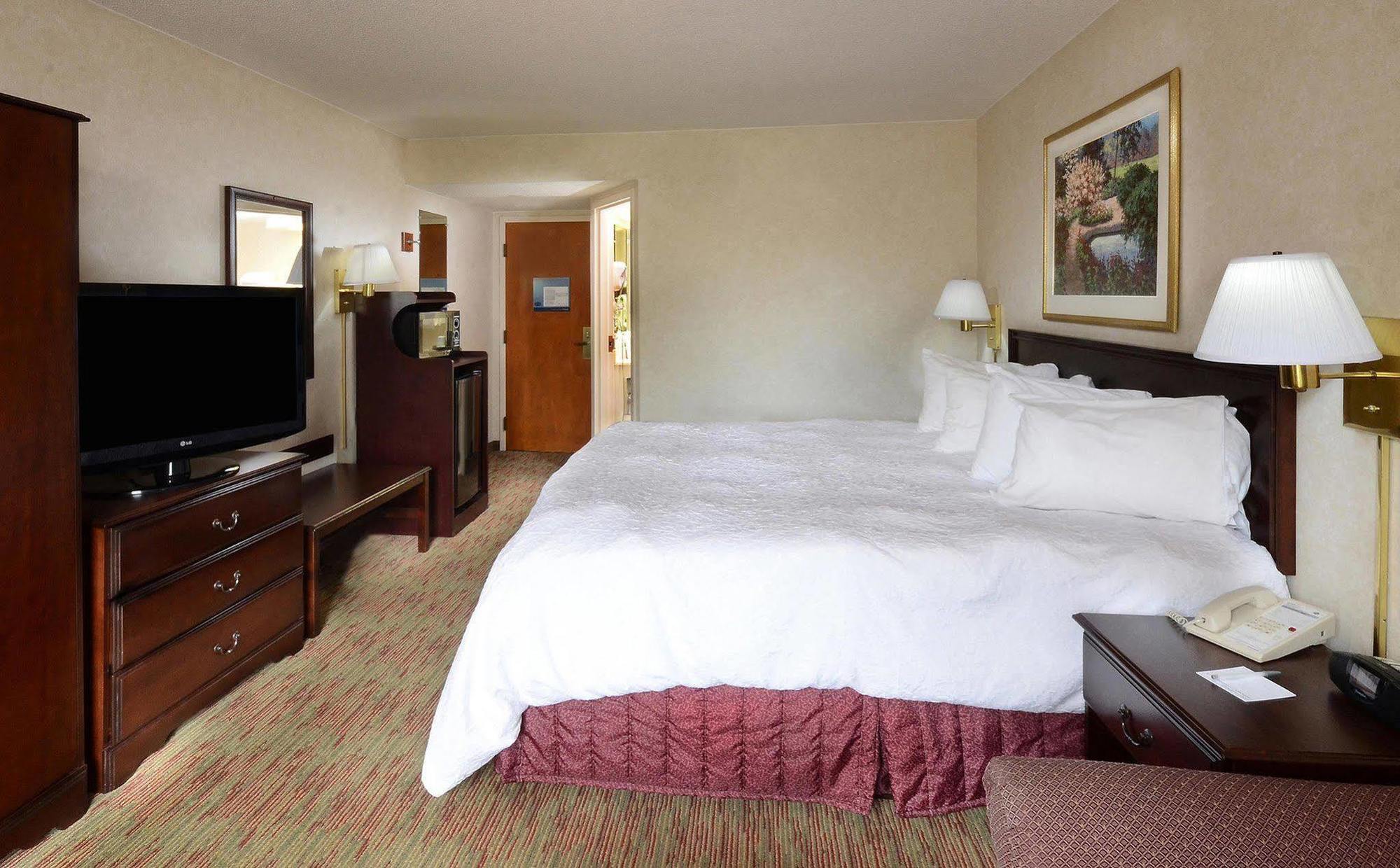 Hampton Inn Charlotte North Lake Norman Cornelius Bagian luar foto