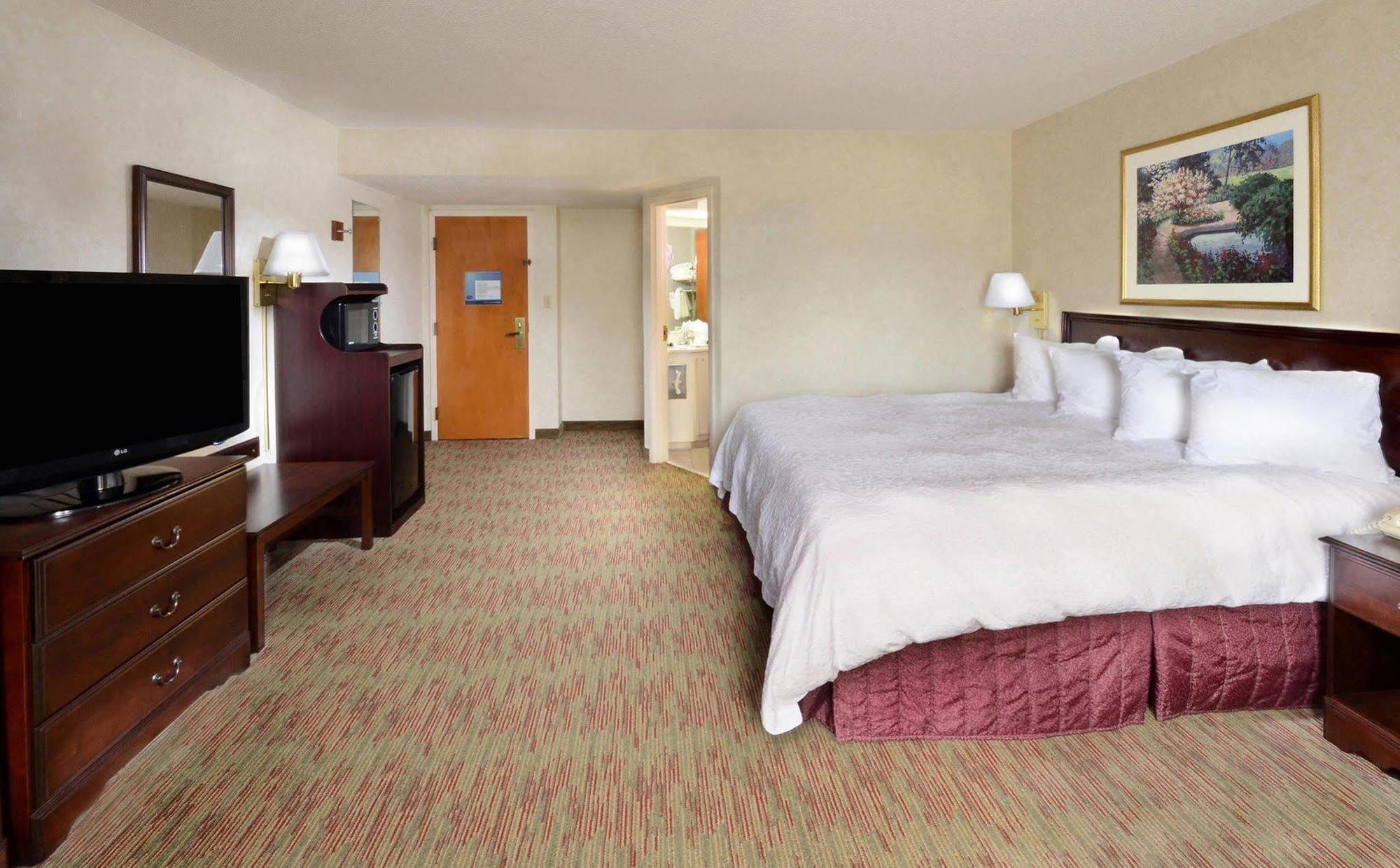 Hampton Inn Charlotte North Lake Norman Cornelius Bagian luar foto